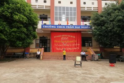 Giao lưu với đoàn văn nghệ người khuyết tật